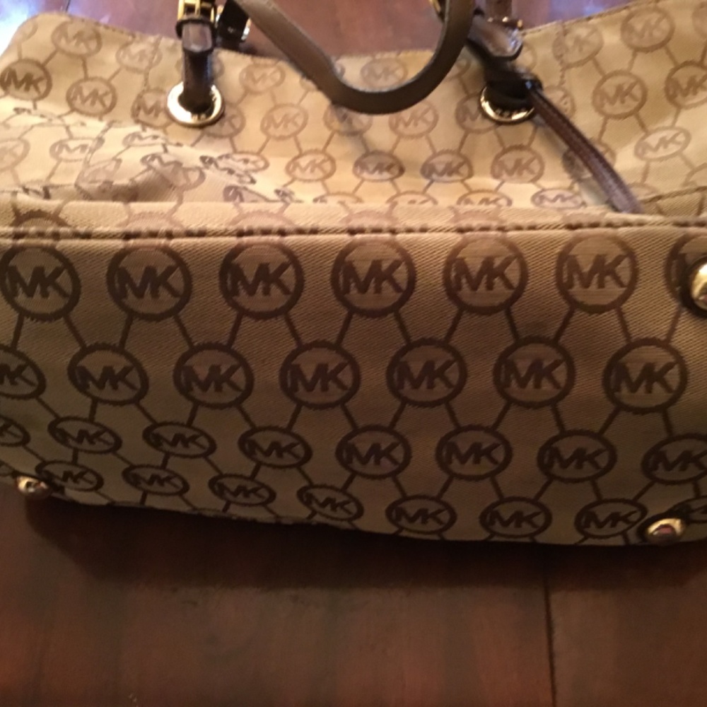 Original Michael Kors Large Handbag - image 5